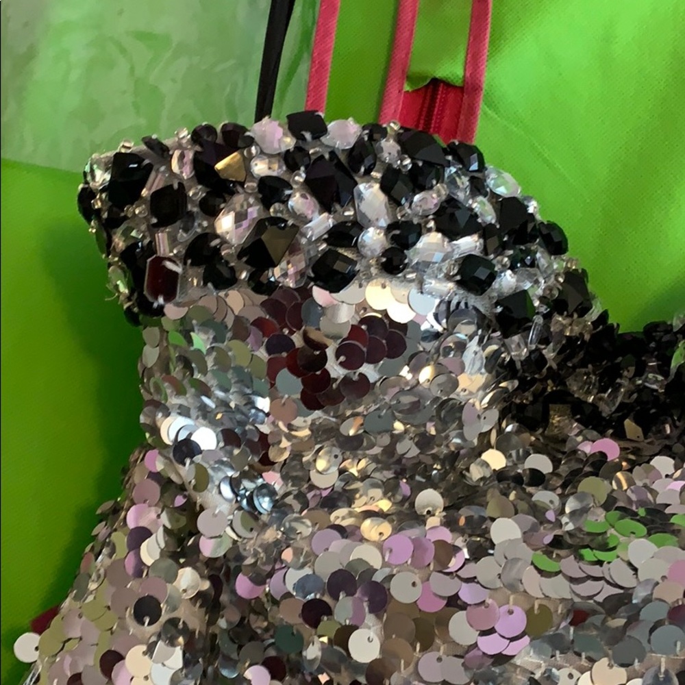 HOMECOMING DRESS - Picture 5 of 8